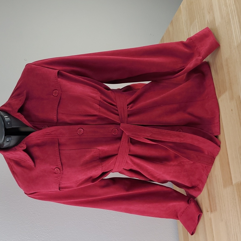 Alfred Dunner Pink suede feel button up w/ belt/tie size 14 Excellent condition